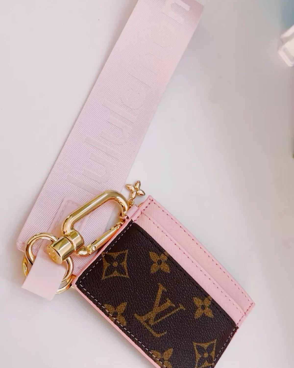 ⭐️lulu’s fav coin pouch⭐️