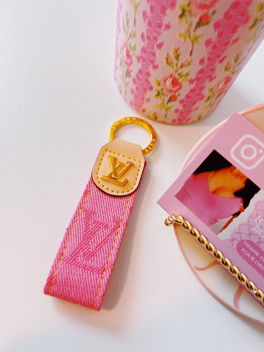 ⭐️lulu lv keychain⭐️