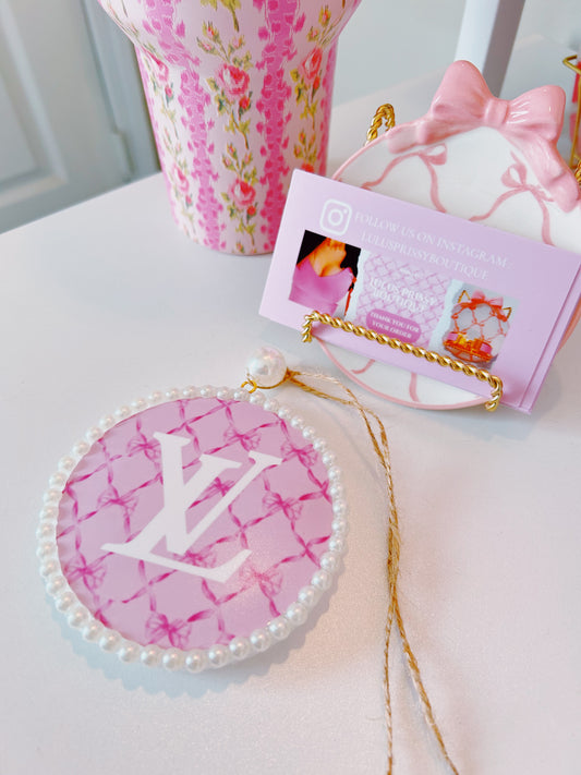 ⭐️bow lv freshie⭐️